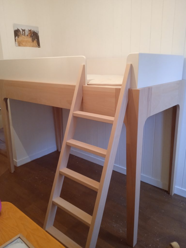 menuiserie sur mesure bois artisan saint-malo bretagne agencement hêtre mélaminé