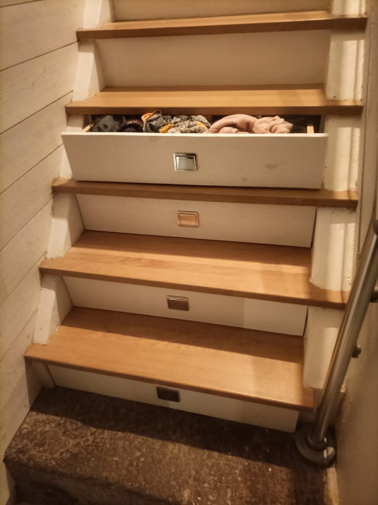 menuiserie sur mesure bois artisan saint-malo bretagne agencement chêne mélaminé