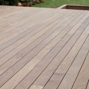 menuiserie sur mesure bois artisan saint-malo bretagne terrasse pin traité